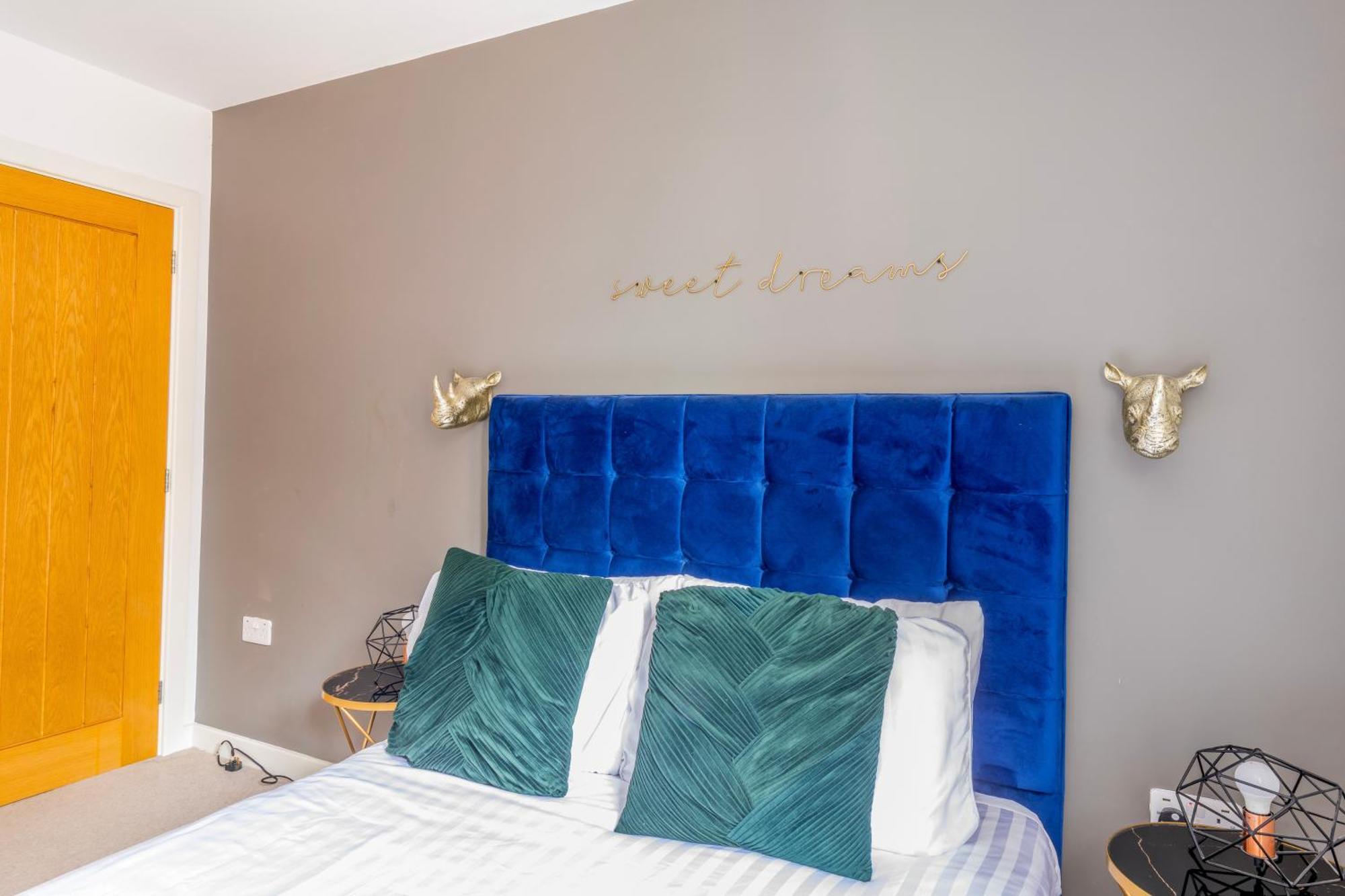 Contemporary Abbey Yard By Prescott Apartments Abingdon-on-Thames Zewnętrze zdjęcie